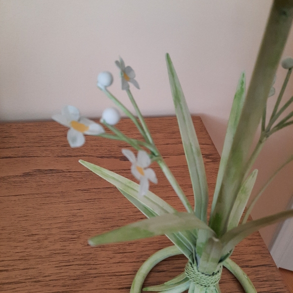 Spring thoughts candle holder - Picture 3 of 7